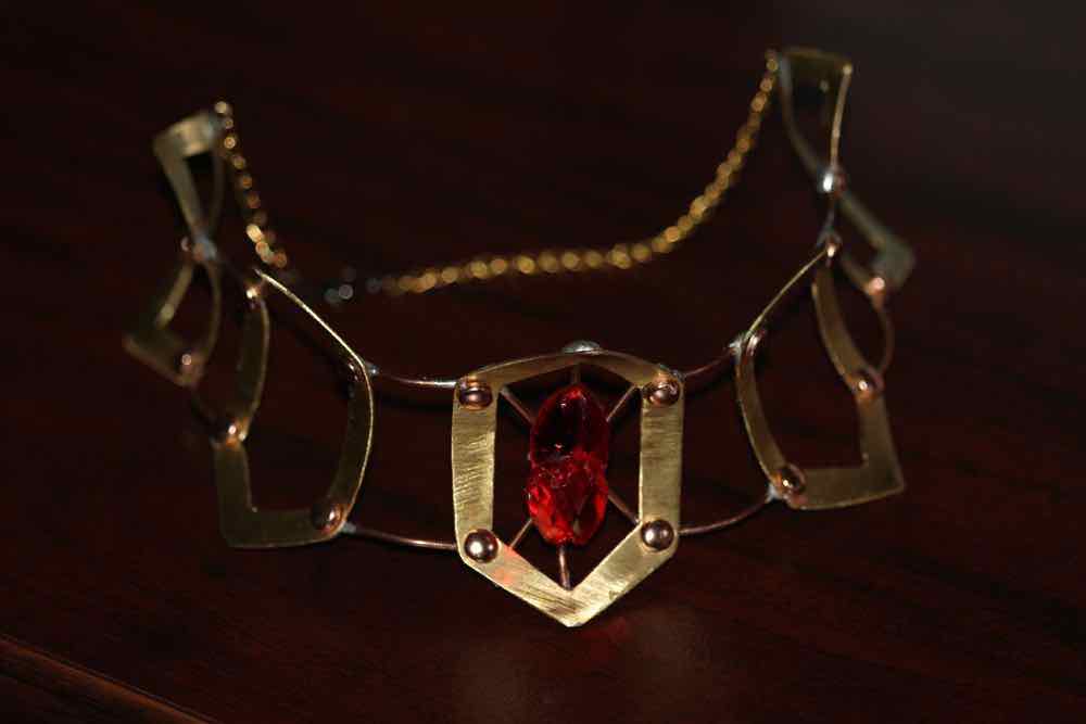 Game of Thrones, Melisandre's necklace