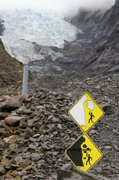 avalanche risk signs